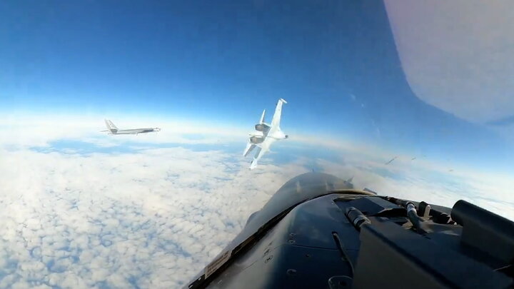 The Russian Sukhoi 35 surprised the American F-16 over Alaska + video