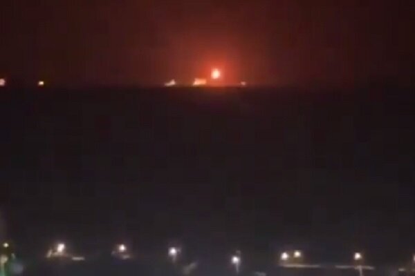 The Zionist gas platform was bombarded with rockets and set on fire + video