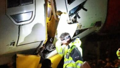 Two passenger trains collided in Wales/ 16 people were killed and injured