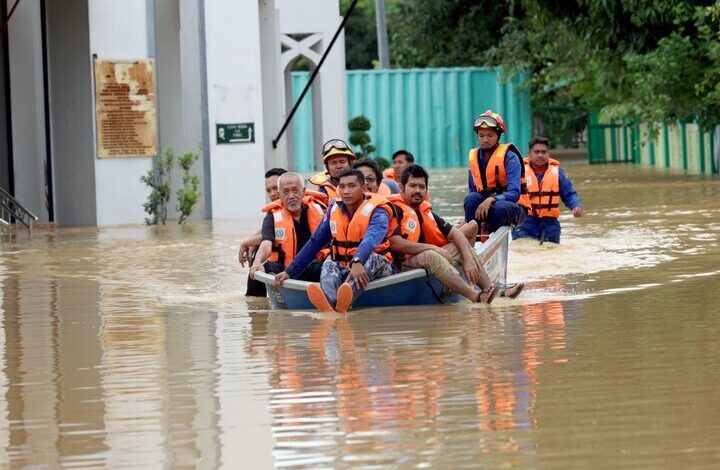 13 victims in the devastating flood in Thailand and Malaysia; Hundreds of thousands of people became homeless