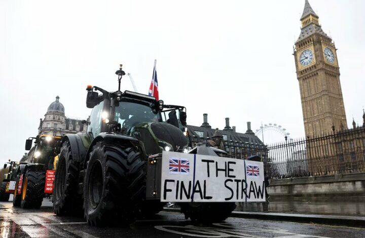 British protesting farmers came to the streets of London with tractors