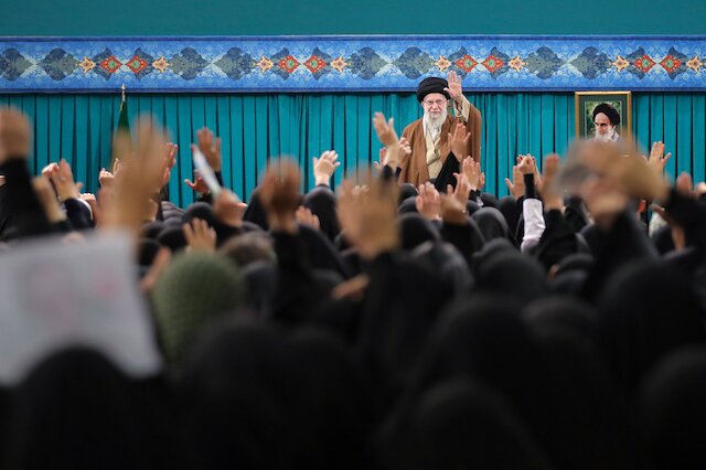 Imam Khamenei to meet with Basij members on Monday morning