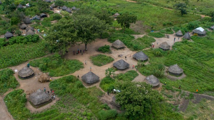 Lightning struck the refugee camp in Uganda/ 14 children died