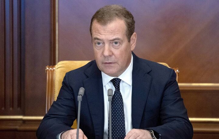 Medvedev: America benefits from the conflict in the Middle East 