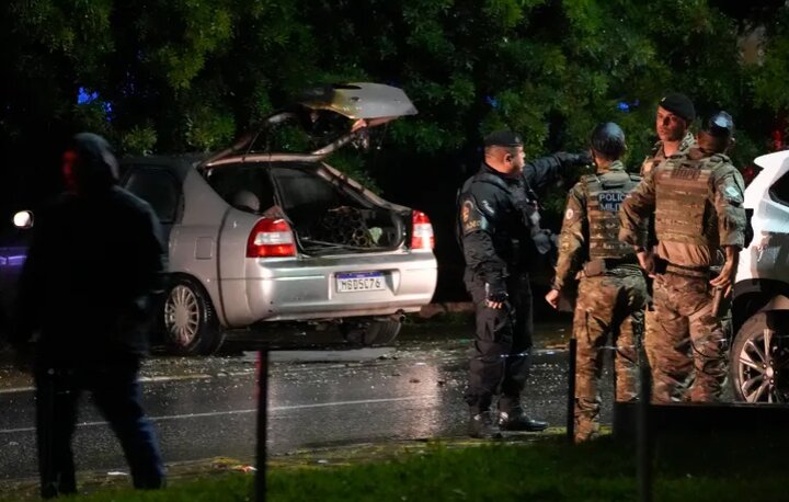 Suicide bombing in front of the Supreme Court of Brazil/ one person was killed + video