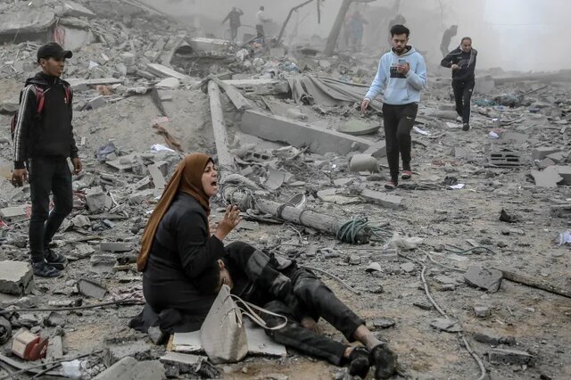 The bombing of residential areas in Gaza killed dozens of Palestinians