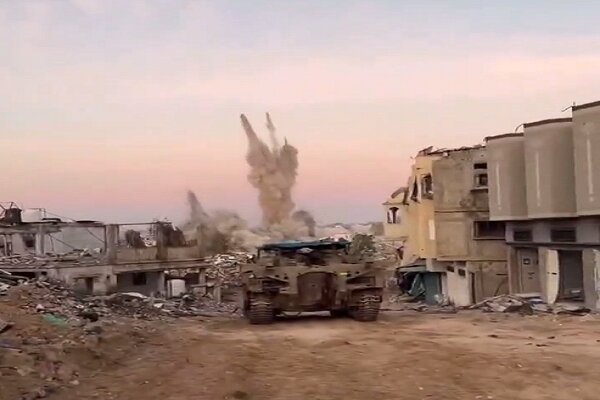 Exploding the houses of Beit Lahia, entertainment of the Zionist soldiers + film