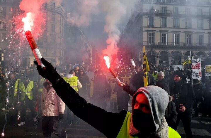 French people take to the streets against the continuation of the war in Ukraine