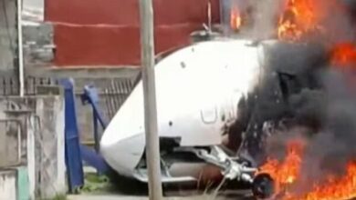 The crash of a plane near the capital of Argentina; 2 people were killed