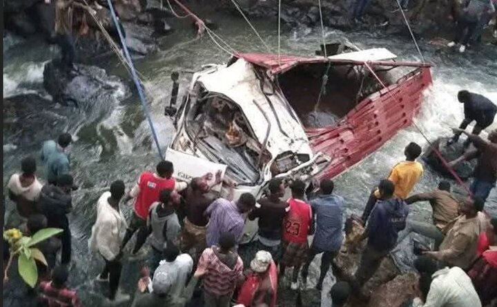 The truck fell into the river in Ethiopia/ 71 people died