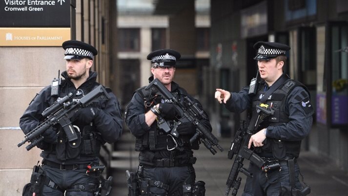 Bomb threat in central London