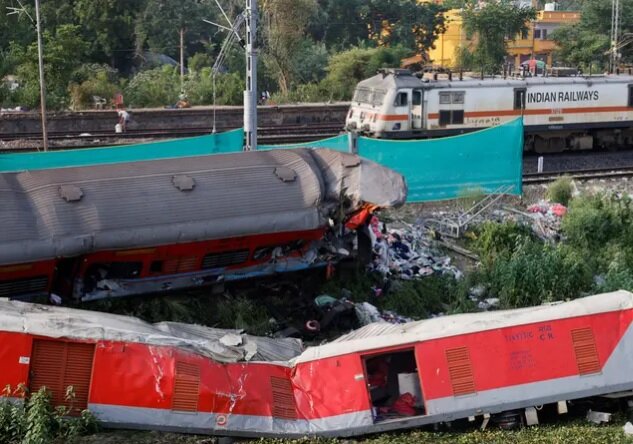 Rail accident in western India with 11 dead and 5 injured