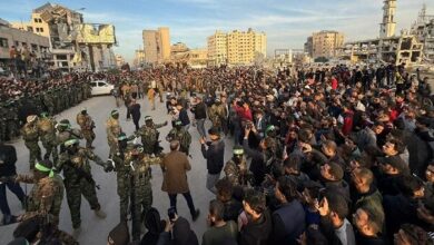 The presence of Qassam fighters during the handover of 3 Israeli female captives + video