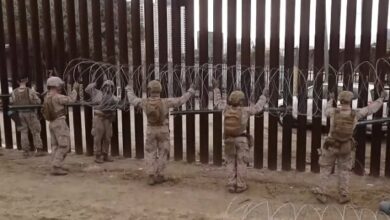 The US is installed on the border with Mexico barbed wire+ movie