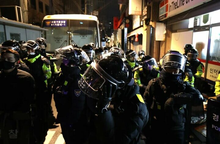 Yeon Seok Yeol’s supporters attack the court building after the extension of the arrest warrant