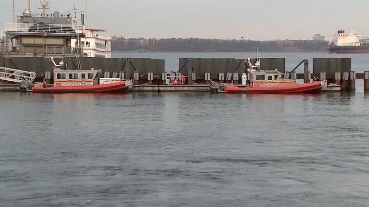 ۱۰ Killed on a boat overturns on New York Coast