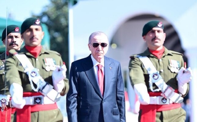 Erdogan arrived in Pakistan