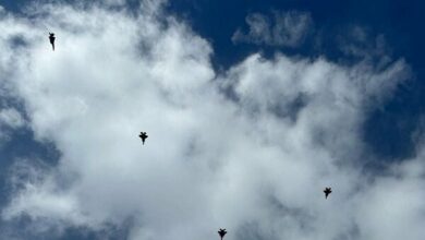 Flight of Zionist regime fighters over Beirut at low altitude+ Movie