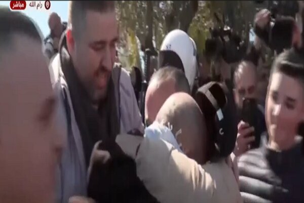 Palestinian libertarian arrival in Ramallah in the midst of passionate welcome+ movie