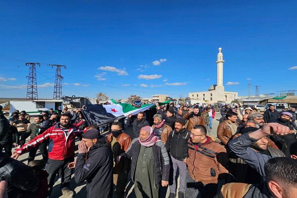 Syrian people are holding demonstrations in the south of the country