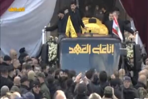 The arrival of the martyrs of the resistance to the funeral venue