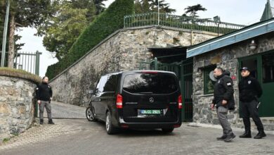 The arrival of the Russian diplomatic delegation to the US Consul General’s residence in Istanbul