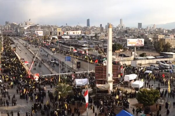 The flood of crowds filled all seats in the Simon Stadium+ Movie