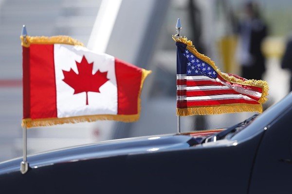 The US and Canadian tariff warfare face each other