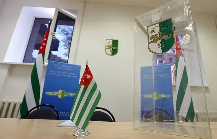 Who are early candidates in Abkhazia?