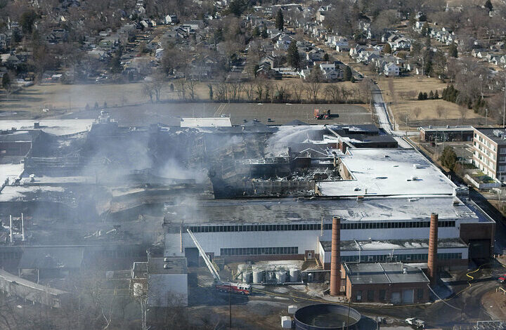 Widespread fire at the US Aerospace Industry Factory+ Film