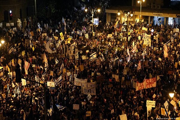 Zionist anti -government demonstrations to fully implement the exchange of prisoners with resistance+film