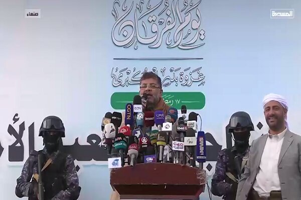 Al -Houthi to Americans: We respond to every attack by attack+ Movie