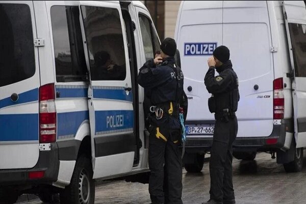 Car arrival in the crowd in Germany’s “Mannheim”+ Movie