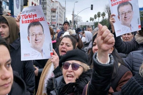 Protesters clashes with Turkish police forces after political earthquake in the country