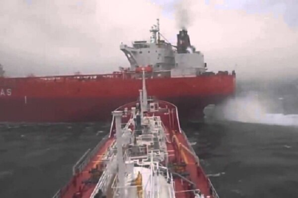 The English tanker and the cargo ship were set on fire after colliding on the British coast+Movie