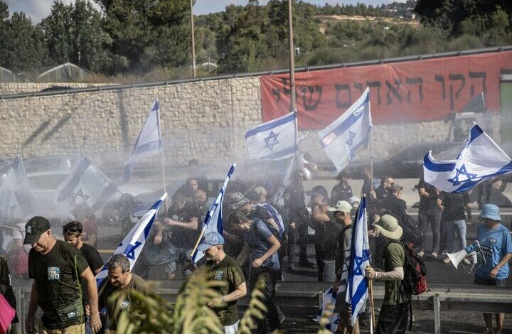 Widespread protests against Netanyahu on occupied territories