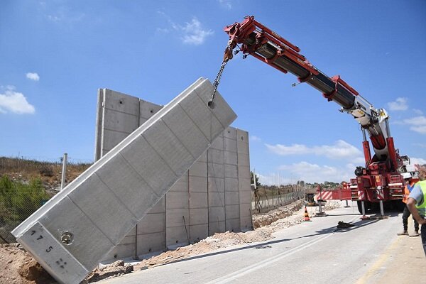 Israeli Army Plans Separation Wall in Jordan Valley, Haaretz Reports /Israel , Palestine , Jordan Valley , Separation Wall , Settlements
