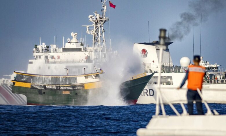 China Coast Guard Injures Filipino Fishermen in South China Sea Incident /South China Sea , Philippines , China , Maritime Dispute , Coast Guard