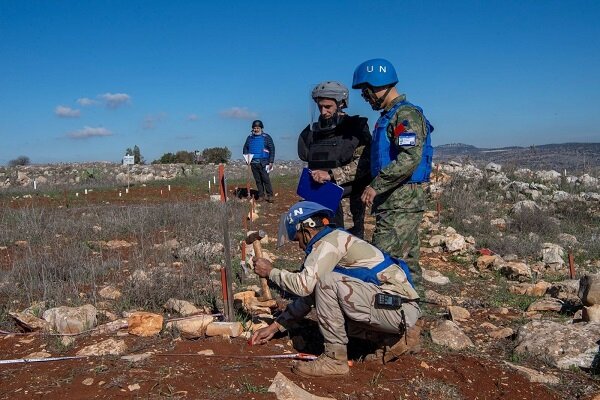 UNIFIL Transfers Cleared Minefield to Lebanese Army Near Blue Line /UNIFIL , Lebanon , Mine Clearing , Blue Line , Israeli Aggression