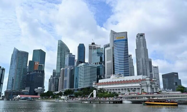 Chinese Firms Seek Refuge in Singapore Amid US Trade Tensions /Singapore , China , Trade , Tariffs , Relocation