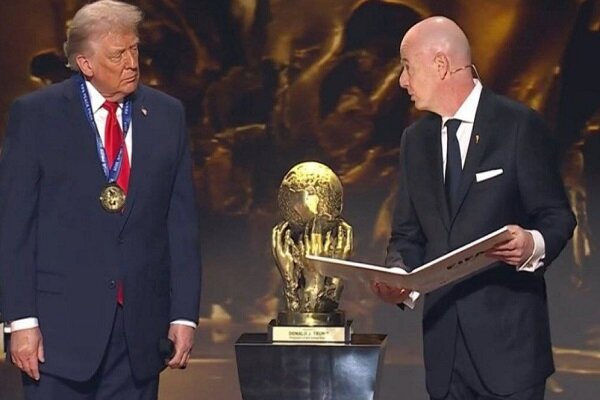 FIFA President Faces Ethics Complaint After Awarding 'Peace Prize' to Donald Trump /FIFA , Donald Trump , Gianni Infantino , Ethics Complaint , Peace Prize
