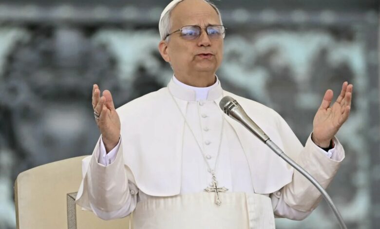 Pope Leo XIV Meets with Zelensky, Urges Diplomatic Solution in Ukraine /Pope Leo XIV , Volodymyr Zelensky , Ukraine , Diplomacy , Peace