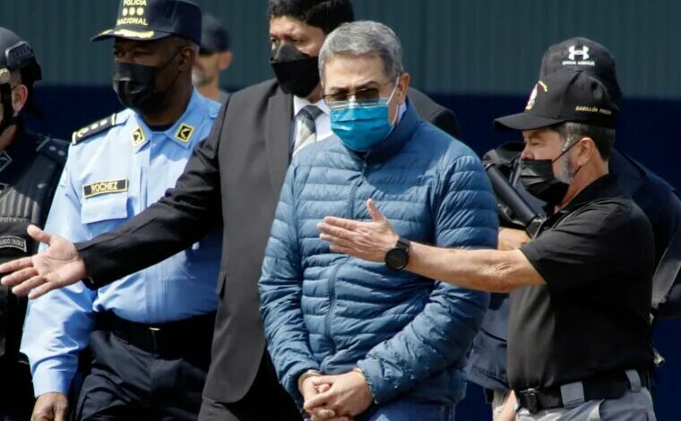 Honduras Issues Arrest Warrant for Ex-President Hernández After Trump Pardon /Honduras , Juan Orlando Hernández , Donald Trump , arrest warrant , corruption