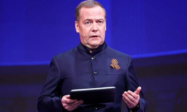 Medvedev Slams EU Summit on Russian Assets as a 'Thieves' Gathering /Russia , European Union , Dmitry Medvedev , Ukraine , Assets