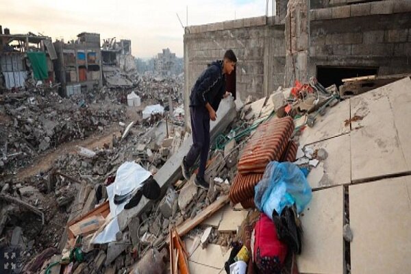 Gaza Civil Defense Recovers Bodies of 25 Palestinian Martyrs from Khan Younis Rubble /Gaza , Palestinian martyrs , Khan Younis , Israel-Palestine conflict , Civil Defense