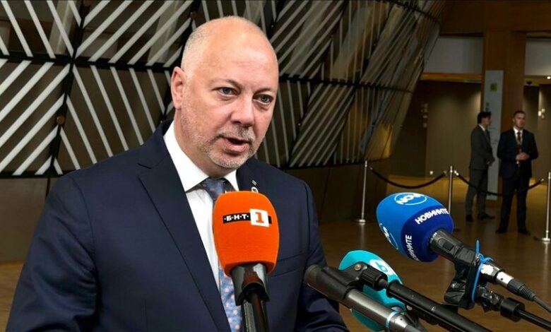 Bulgarian Prime Minister Resigns Amid Rising Public Discontent /Bulgaria , Rosen Zhelyazkov , resignation , Prime Minister , politics