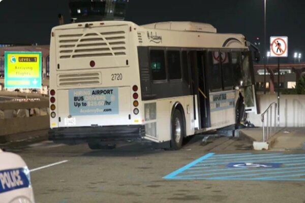 Thirteen Injured in Newark Airport Bus Accident /Newark Airport , bus accident , injuries , transportation , New Jersey